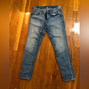 Ann Taylor Loft lean boyfriend naturally distressed jeans Size: 0
